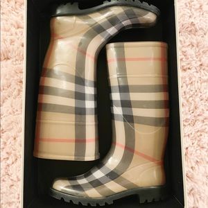 VERY RARE Burberry Rainboots
